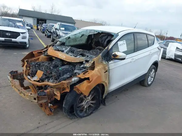1FMCU9GD4HUB75785 2017 FORD ESCAPE - Image 2