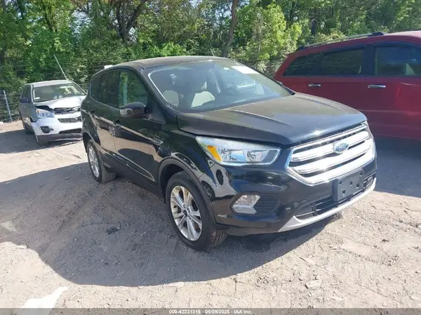 1FMCU9GD4HUD47619 2017 FORD ESCAPE - Image 1