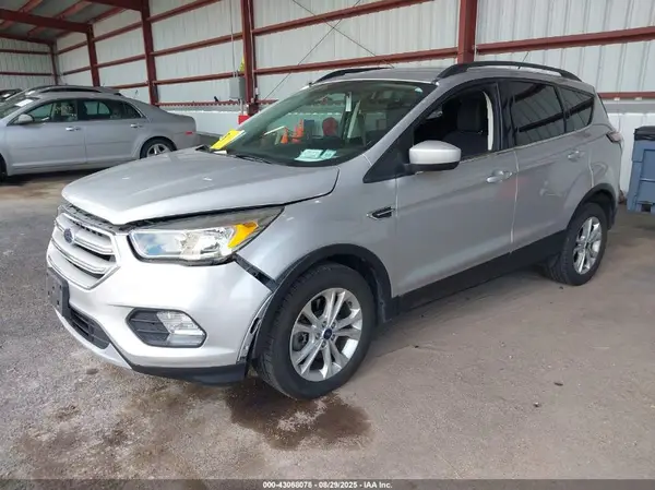 1FMCU9GD4JUA26573 2018 FORD ESCAPE - Image 2