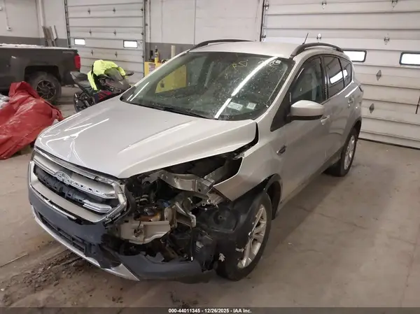 1FMCU9GD4JUA28758 2018 FORD ESCAPE - Image 2