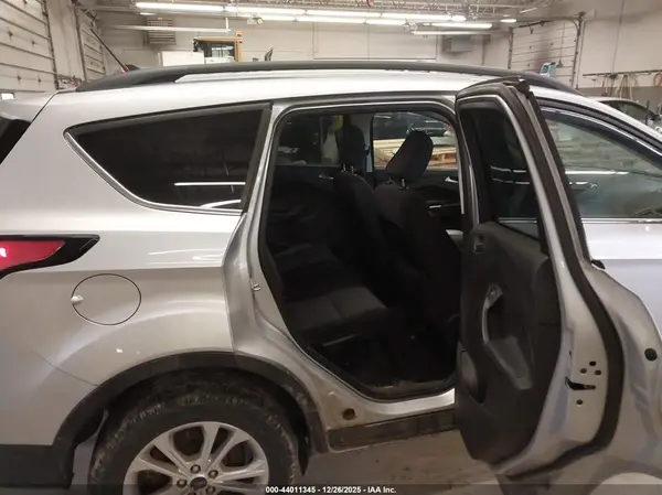 1FMCU9GD4JUA28758 2018 FORD ESCAPE - Image 8
