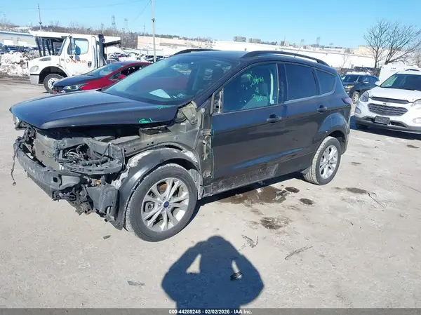 1FMCU9GD4JUA39257 2018 FORD ESCAPE - Image 2