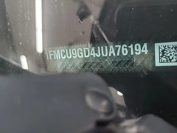 1FMCU9GD4JUA76194 2018 FORD ESCAPE - Image 1