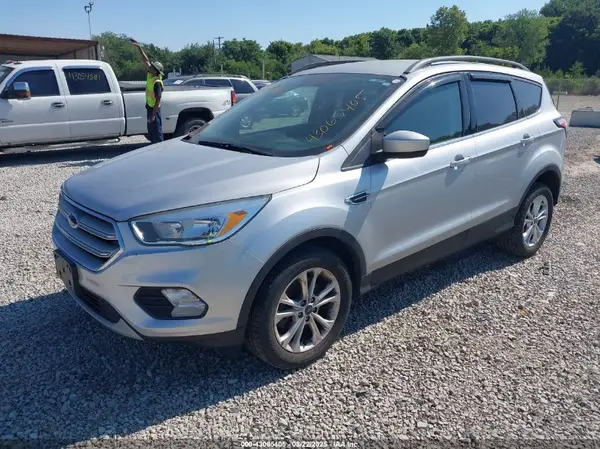 1FMCU9GD4JUA83582 2018 FORD ESCAPE - Image 2