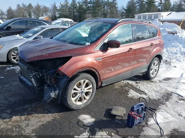1FMCU9GD4JUA96428 2018 FORD ESCAPE - Image 2