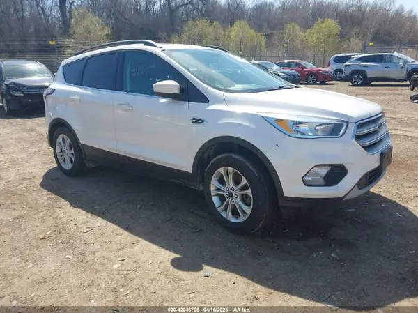 1FMCU9GD4JUB06181 2018 FORD ESCAPE - Image 1