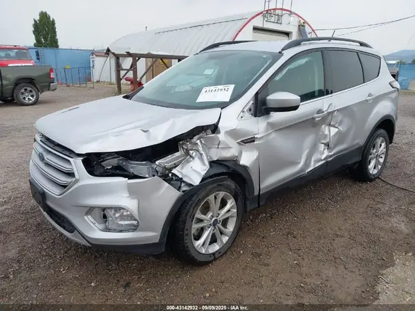 1FMCU9GD4JUB14880 2018 FORD ESCAPE - Image 2