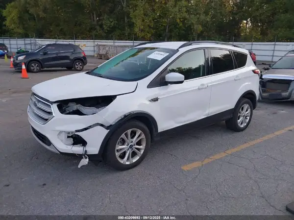 1FMCU9GD4JUB16161 2018 FORD ESCAPE - Image 2