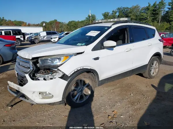 1FMCU9GD4JUB16483 2018 FORD ESCAPE - Image 2