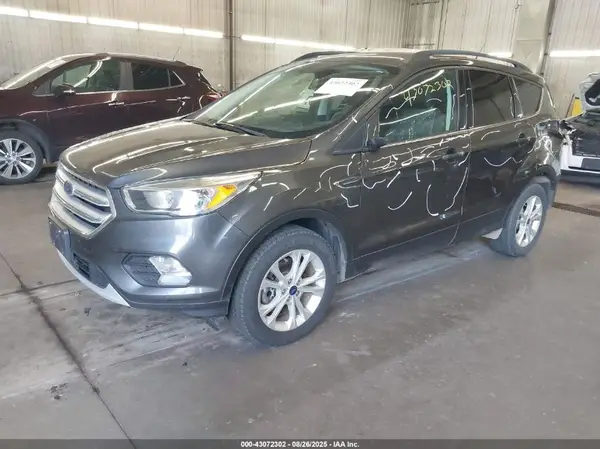 1FMCU9GD4JUB43960 2018 FORD ESCAPE - Image 2