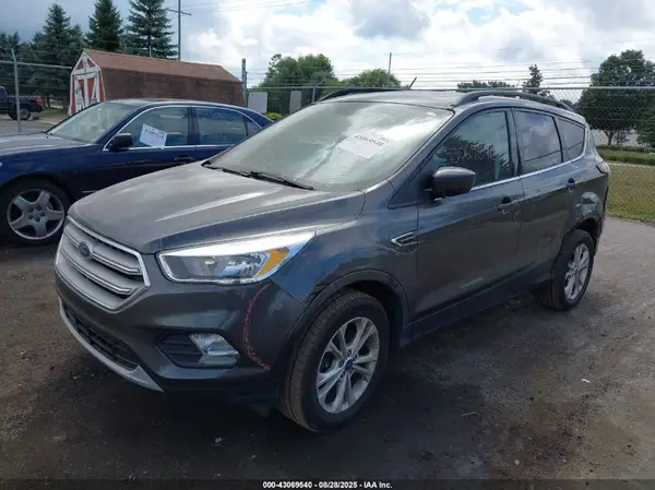 1FMCU9GD4JUB45420 2018 FORD ESCAPE - Image 2
