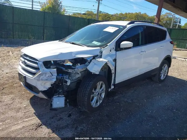 1FMCU9GD4JUB65781 2018 FORD ESCAPE - Image 2