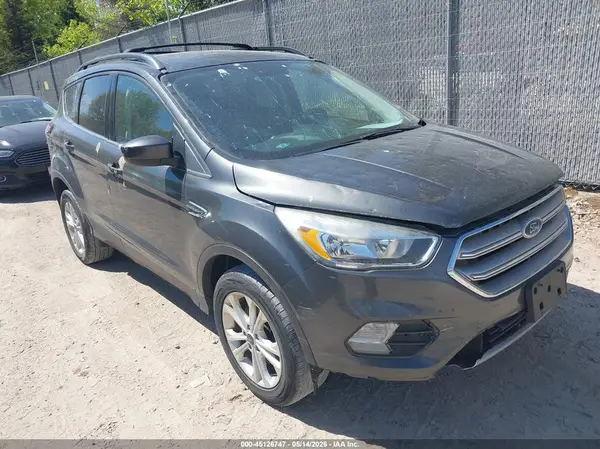 1FMCU9GD4JUB75551 2018 FORD ESCAPE - Image 1