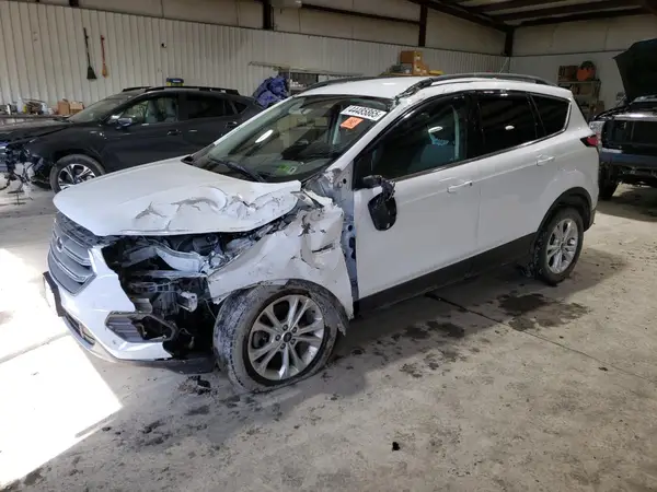 1FMCU9GD4JUC13134 2018 FORD ESCAPE - Image 1