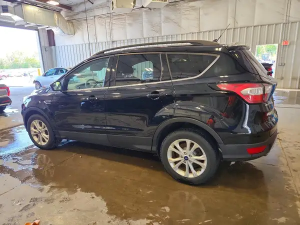 1FMCU9GD4JUC18236 2018 FORD ESCAPE - Image 2
