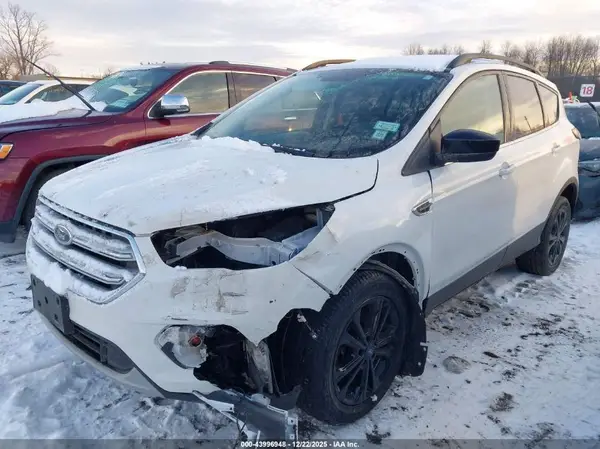 1FMCU9GD4JUD05957 2018 FORD ESCAPE - Image 2