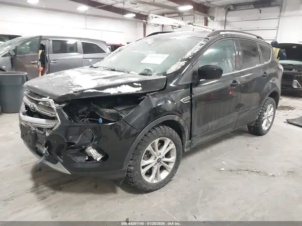 1FMCU9GD4JUD06039 2018 FORD ESCAPE - Image 2