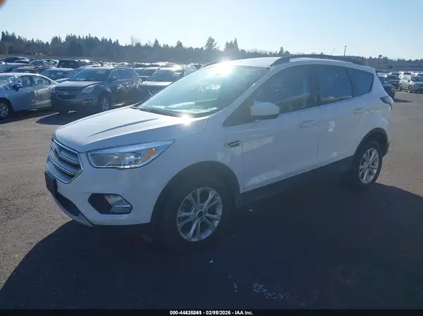 1FMCU9GD4JUD08678 2018 FORD ESCAPE - Image 2