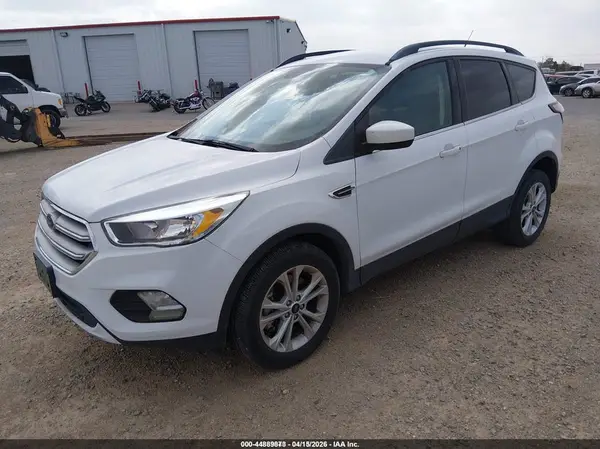 1FMCU9GD4JUD08745 2018 FORD ESCAPE - Image 2