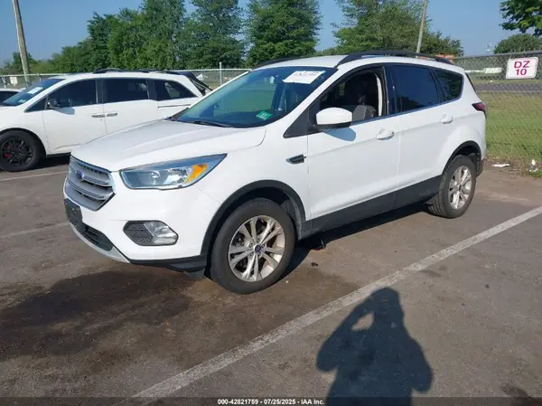 1FMCU9GD4JUD25058 2018 FORD ESCAPE - Image 2
