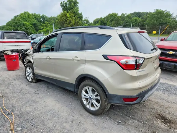 1FMCU9GD4JUD25416 2018 FORD ESCAPE - Image 2