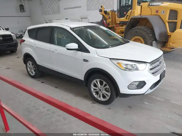 1FMCU9GD4KUA65732 2019 FORD ESCAPE - Image 1