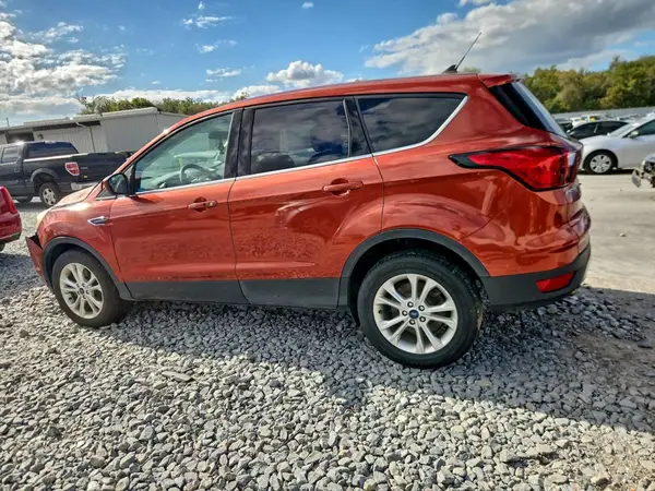 1FMCU9GD4KUA96303 2019 FORD ESCAPE - Image 2