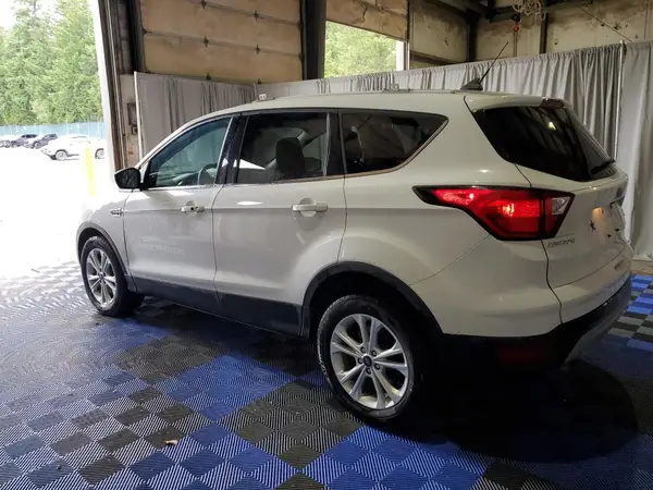 1FMCU9GD4KUB06120 2019 FORD ESCAPE - Image 2