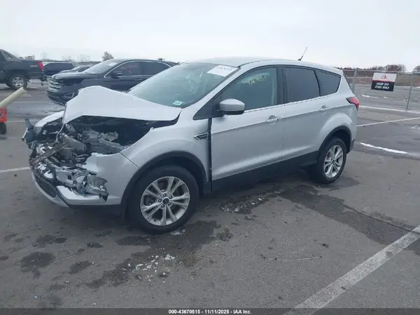 1FMCU9GD4KUC22871 2019 FORD ESCAPE - Image 2