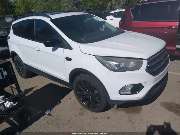1FMCU9GD5HUA03703 2017 FORD ESCAPE - Image 1