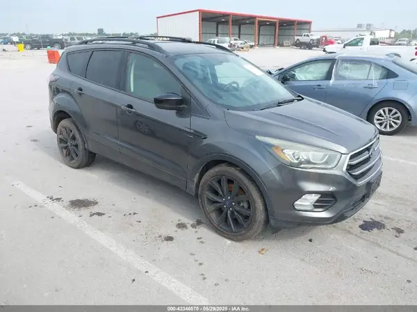 1FMCU9GD5HUA15334 2017 FORD ESCAPE - Image 1