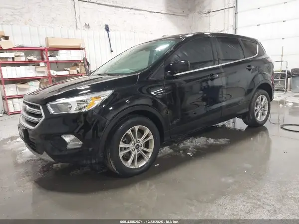 1FMCU9GD5HUA69829 2017 FORD ESCAPE - Image 2