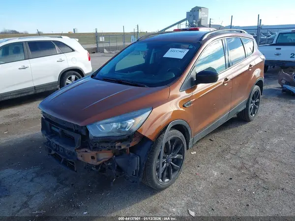 1FMCU9GD5HUB39670 2017 FORD ESCAPE - Image 2