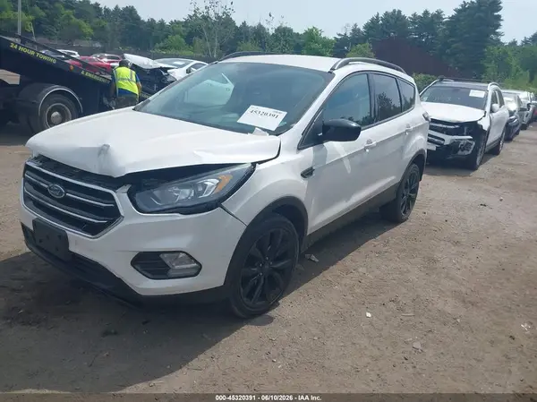 1FMCU9GD5HUB55769 2017 FORD ESCAPE - Image 2
