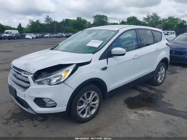 1FMCU9GD5HUC03092 2017 FORD ESCAPE - Image 2