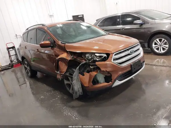 1FMCU9GD5HUC25870 2017 FORD ESCAPE - Image 1