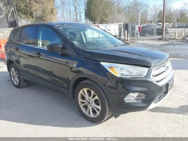 1FMCU9GD5HUC30499 2017 FORD ESCAPE - Image 1