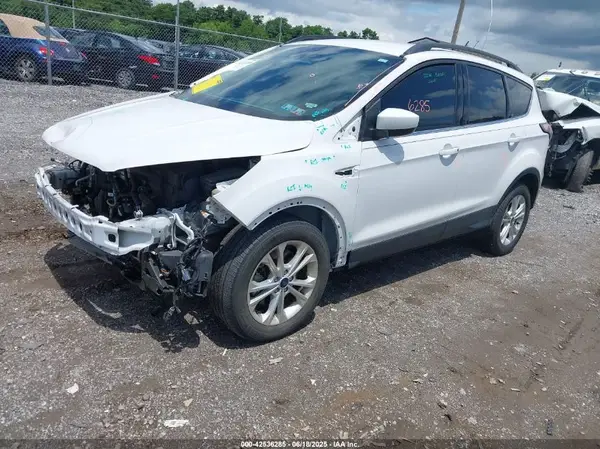 1FMCU9GD5HUC30681 2017 FORD ESCAPE - Image 2