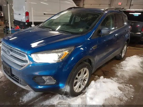 1FMCU9GD5HUC39252 2017 FORD ESCAPE - Image 2