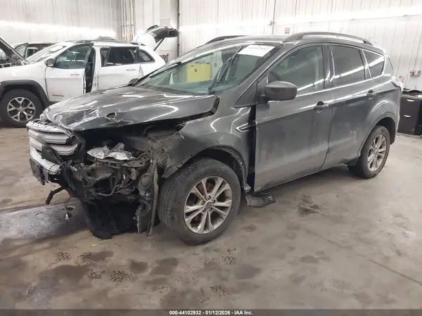 1FMCU9GD5JUA31068 2018 FORD ESCAPE - Image 2