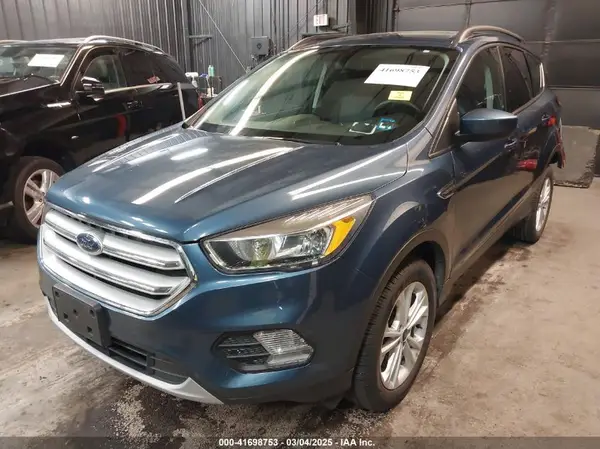 1FMCU9GD5JUA32186 2018 FORD ESCAPE - Image 2
