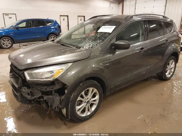 1FMCU9GD5JUA53636 2018 FORD ESCAPE - Image 2