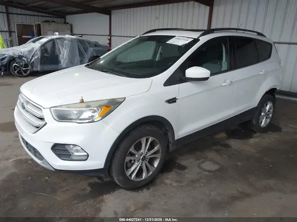 1FMCU9GD5JUA87155 2018 FORD ESCAPE - Image 2
