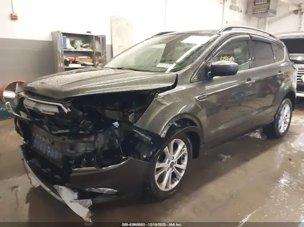 1FMCU9GD5JUB02396 2018 FORD ESCAPE - Image 2