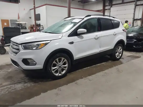 1FMCU9GD5JUC11375 2018 FORD ESCAPE - Image 2