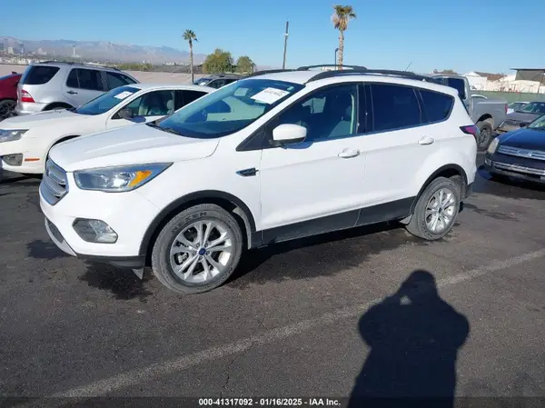 1FMCU9GD5JUC32582 2018 FORD ESCAPE - Image 2