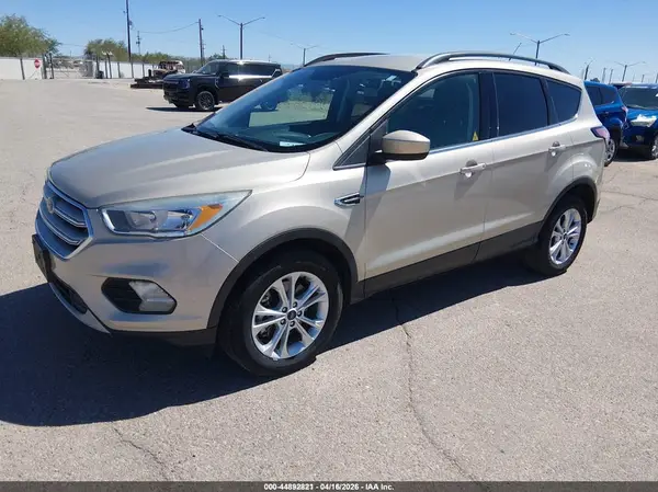1FMCU9GD5JUC38768 2018 FORD ESCAPE - Image 2
