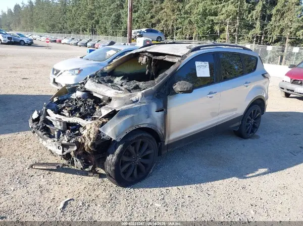 1FMCU9GD5JUC90479 2018 FORD ESCAPE - Image 2