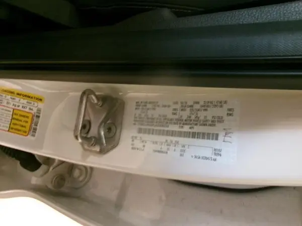 1FMCU9GD5JUD08222 2018 FORD ESCAPE - Image 2