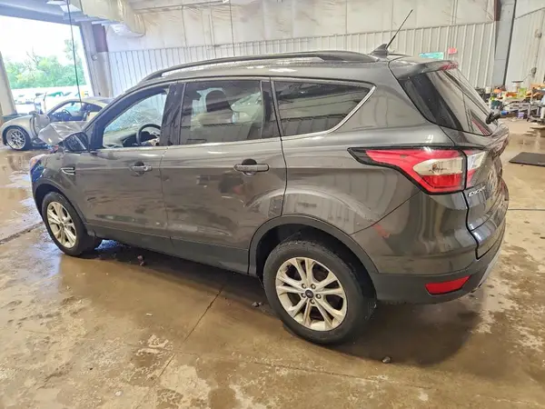 1FMCU9GD5JUD21598 2018 FORD ESCAPE - Image 2
